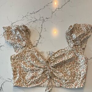 AE Floral Puff Sleeve Crop Top